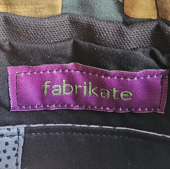 Fabrikate Handmade Adjustable Cat-Themed Wallet Purse - Picture 13 of 15